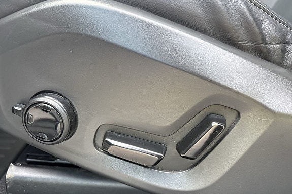 Volvo XC60 19 of 29