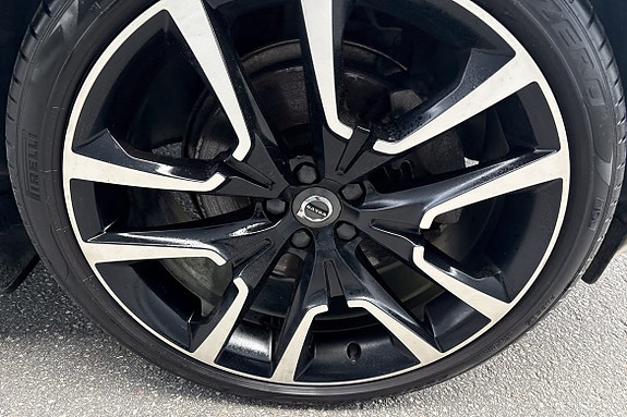 Volvo XC60 12 of 29
