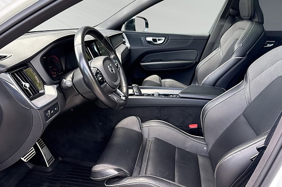 Volvo XC60 7 of 29