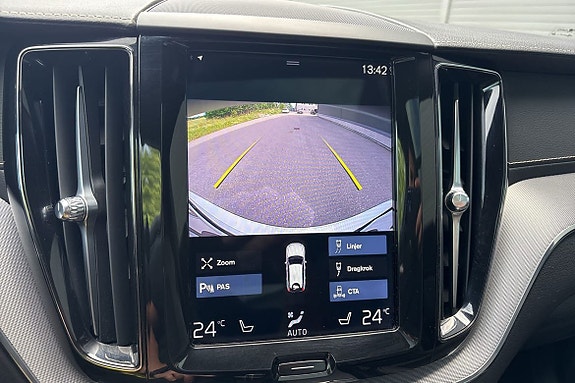 Volvo XC60 25 of 29