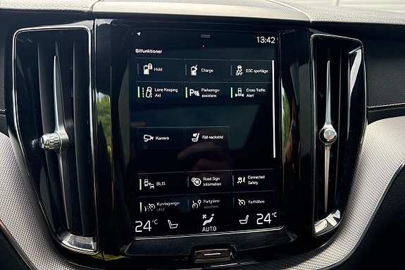 Volvo XC60 27 of 29