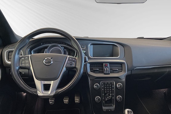Volvo V40 18 of 30