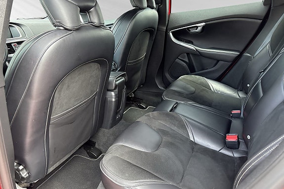 Volvo V40 15 of 30