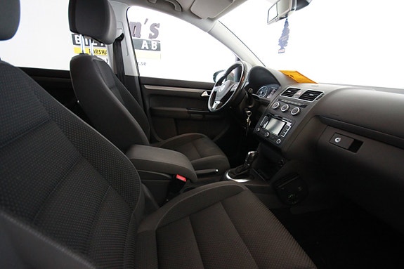 Volkswagen Touran 3 of 5