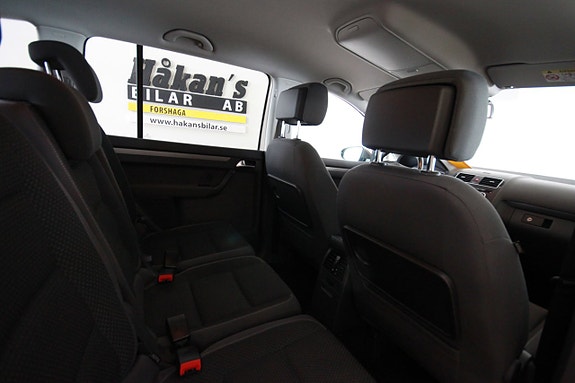 Volkswagen Touran 4 of 5
