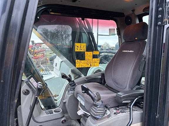 Hidromek HMK 300 LC 8 of 8