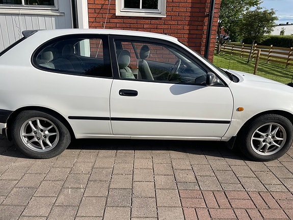 Toyota Corolla 5 of 5