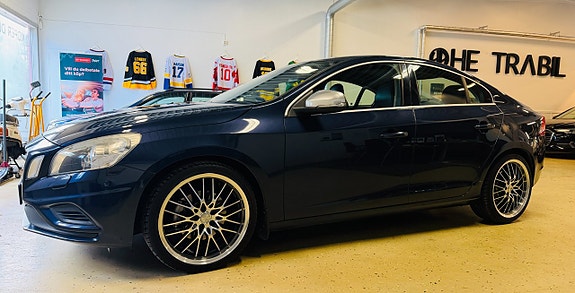 Volvo S60 3 of 5