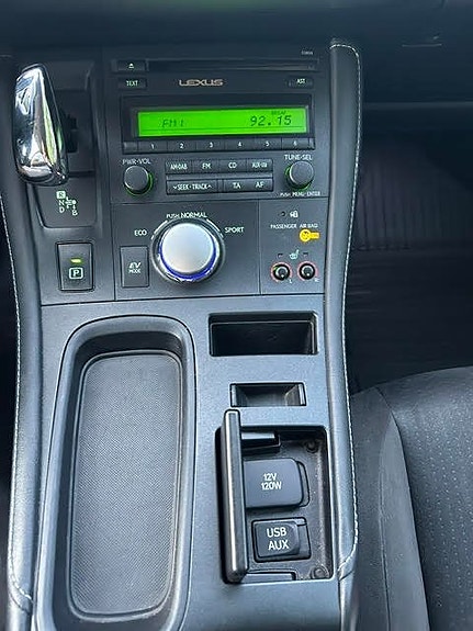 Lexus CT200h 17 of 22
