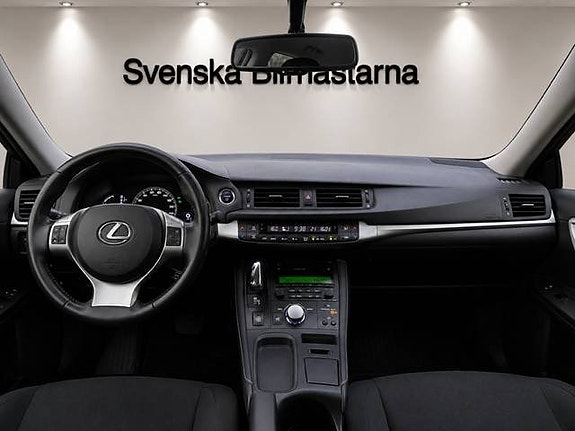 Lexus CT200h 15 of 22