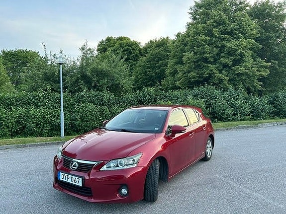 Lexus CT200h 5 of 5