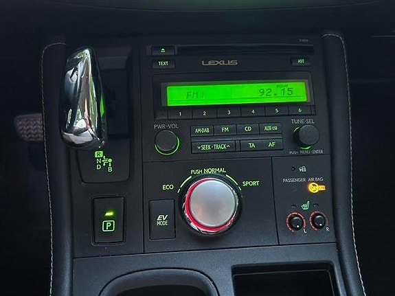 Lexus CT200h 18 of 22
