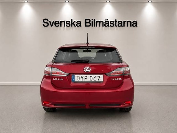 Lexus CT200h 8 of 22