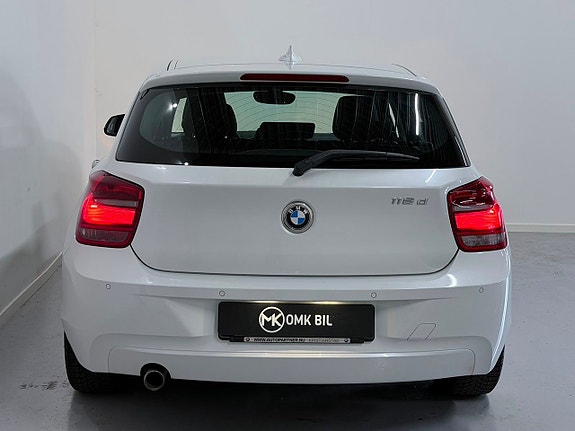 BMW 118d 8 of 26