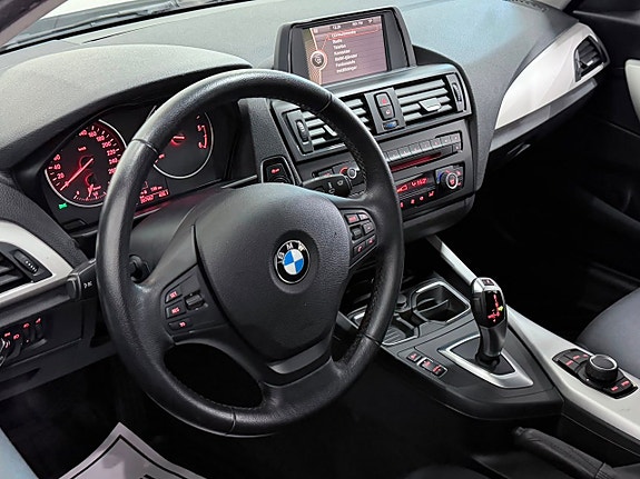 BMW 118d 2 of 5