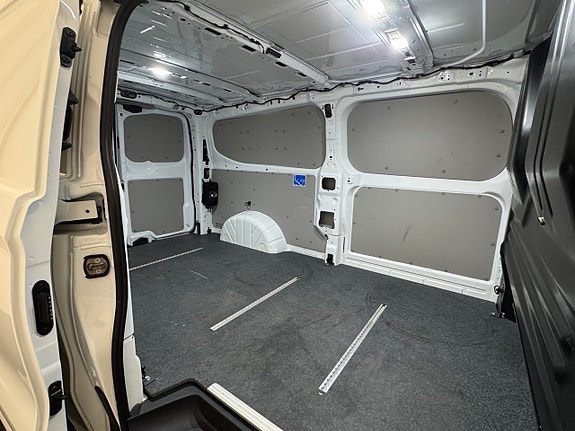 Volkswagen Transporter 12 of 19