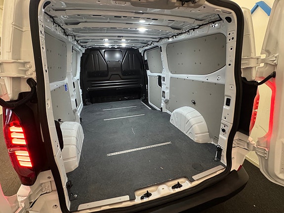 Volkswagen Transporter 10 of 19