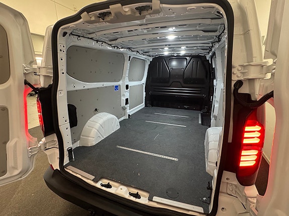 Volkswagen Transporter 11 of 19