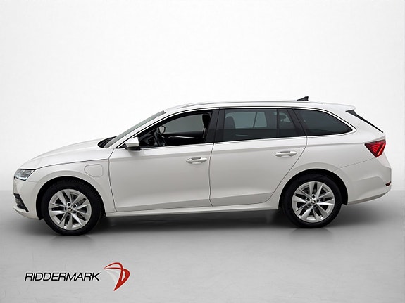 Skoda Octavia 2 of 5