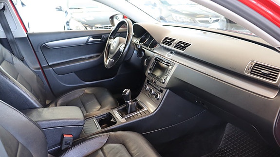Volkswagen Passat 11 of 17