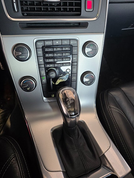 Volvo S60 14 of 19
