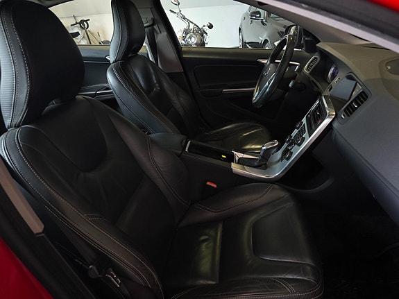 Volvo S60 12 of 19