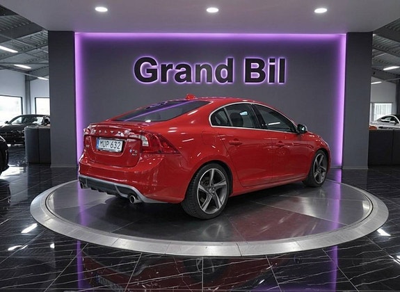 Volvo S60 4 of 5
