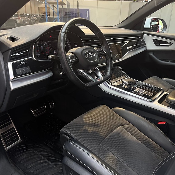 Audi Q8 9 of 15