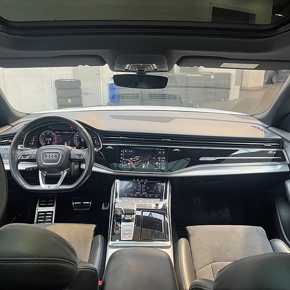Audi Q8 10 of 15