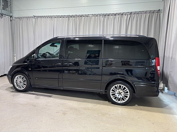 Mercedes-Benz Viano 2 of 5