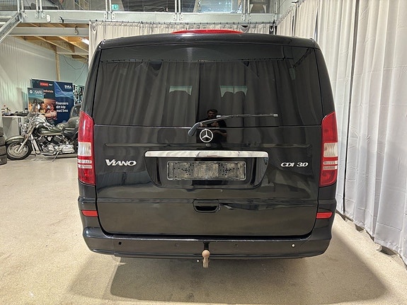 Mercedes-Benz Viano 4 of 5