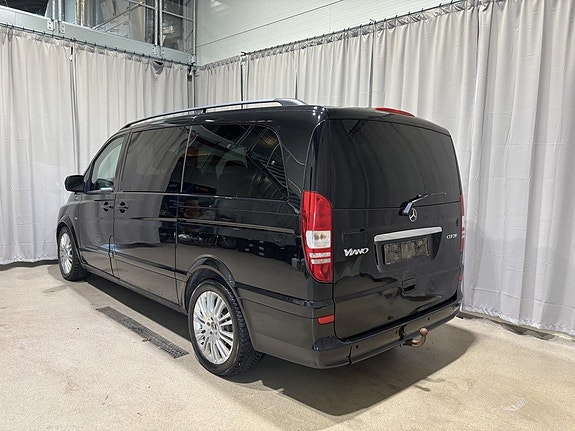 Mercedes-Benz Viano 3 of 5