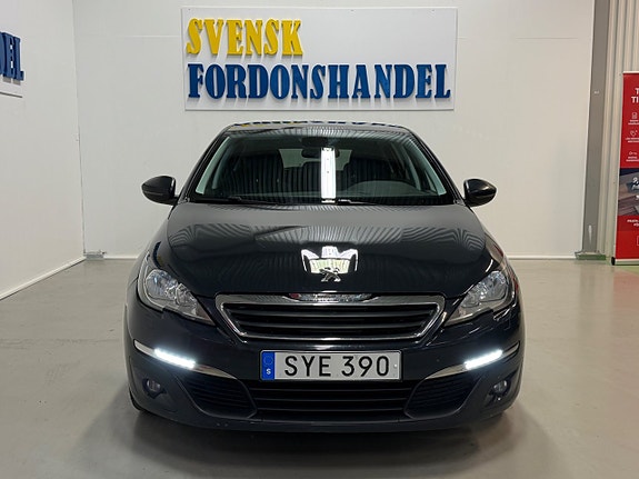 Peugeot 308 2 of 5