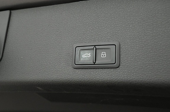 Audi e-tron 23 of 26