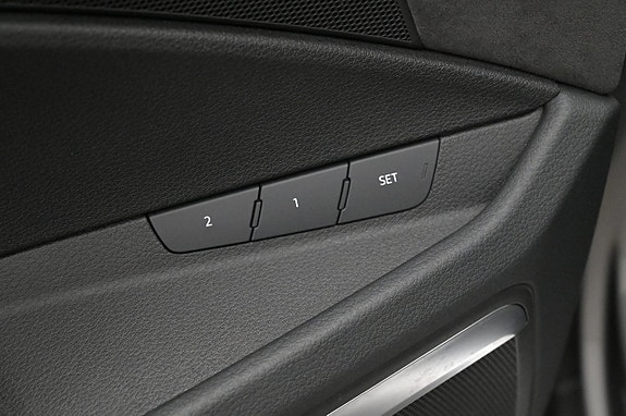Audi e-tron 11 of 26