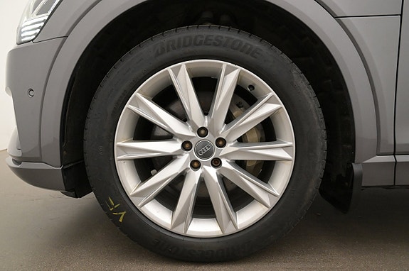 Audi e-tron 26 of 26