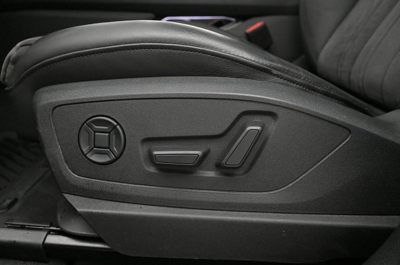 Audi e-tron 10 of 26