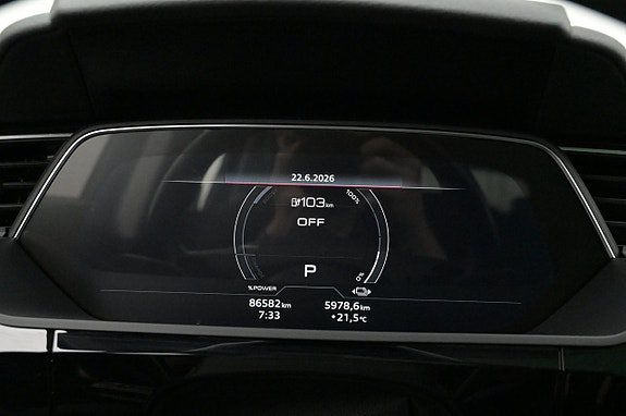 Audi e-tron 8 of 26