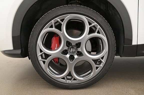 Alfa Romeo Tonale 27 of 27