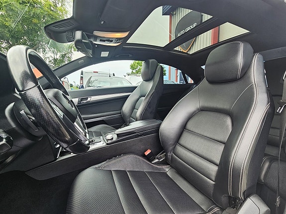 Mercedes-Benz E220 14 of 14