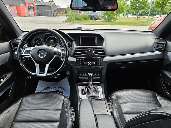 Mercedes-Benz E220 11 of 14