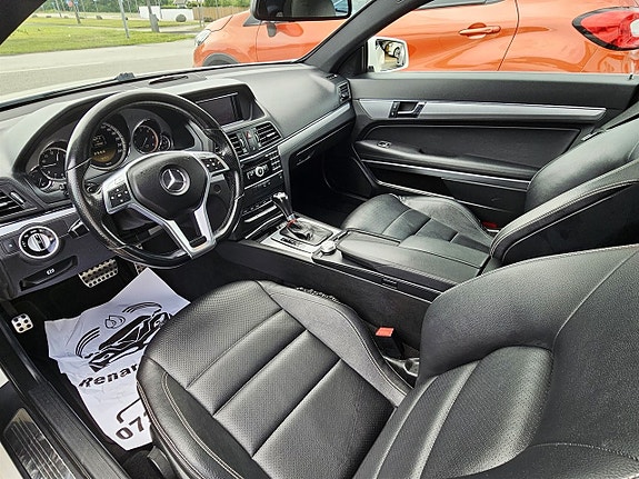 Mercedes-Benz E220 9 of 14
