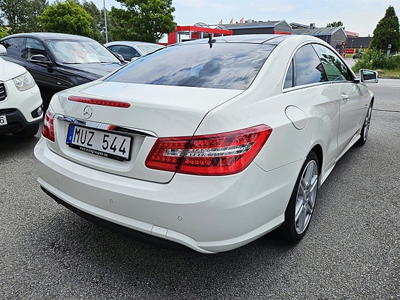 Mercedes-Benz E220 5 of 5