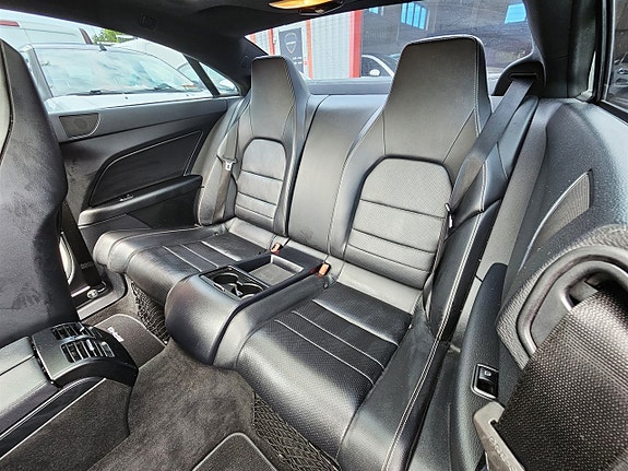 Mercedes-Benz E220 10 of 14