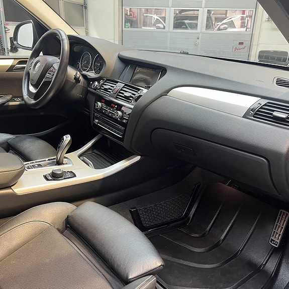 BMW X3 11 of 12