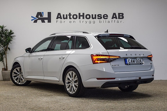 Skoda Superb 2 of 5
