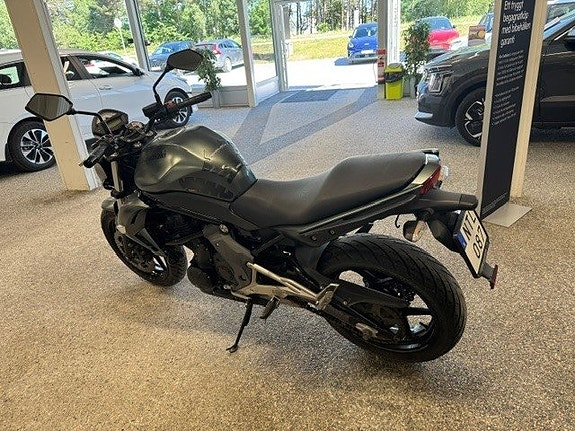 Kawasaki Ninja ER-6n 0.65 2 of 6