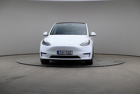 Tesla Model Y 3 of 5