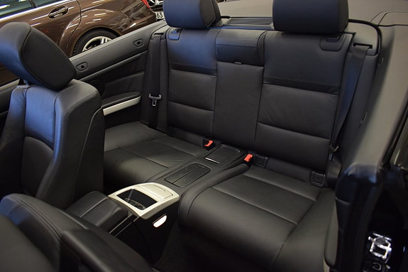 BMW 335i 13 of 17