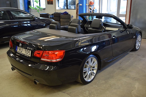 BMW 335i 9 of 17
